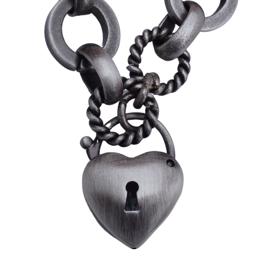 Heart Locket Chainmail Choker 4081